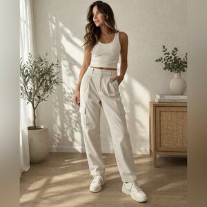 Old Navy Women's Light Tan Cargo Pants